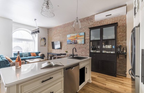 Plateau Mont Royal Apartamento | Galeria Duo: Spacious 7-Bedroom Retreat in the Heart of Montreal