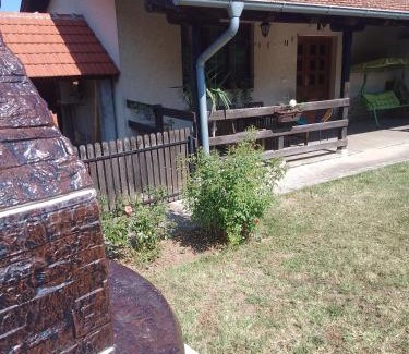 Lipovac Apartamento | Galerija Jovanović