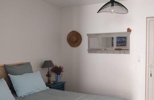 Pornic Cama Y Desayuno | Habitaciones de huéspedes 'Galets' con terraza privada, jardín privado y Wi-Fi