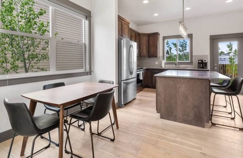 Four Corners Casa | Gallatin Hideaway- in 4 Corners- dog allowed