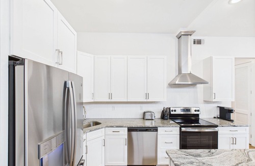 Inglewood Cabaña | Gallatin Retreat-private Balcony-in East Nashville