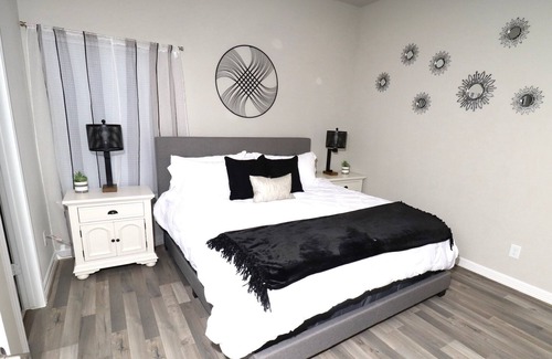 MacGregor Apartamento | GALLERIA (8 MI)| ECO-FRIENDLY APT| 2 KING BEDROOMS