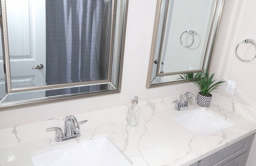 MacGregor Apartamento | GALLERIA (8 MI)| ECO-FRIENDLY APT| 2 KING BEDROOMS