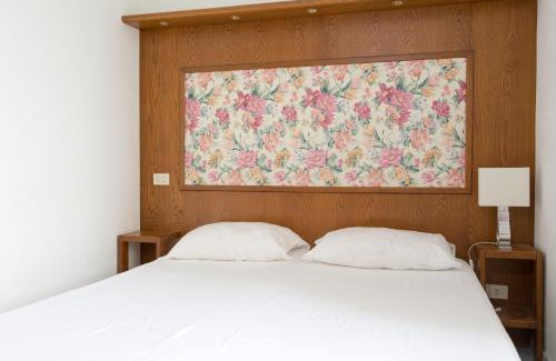 San Mamete Apartamento | Galleria Albogasio Apartment 14539