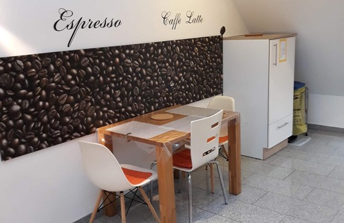 Stein Apartamento | Galería de estar. Lena-Marie, * AIRE ACONDICIONADO *, Nuremberg / Stein cerca del castillo Faber-Castel