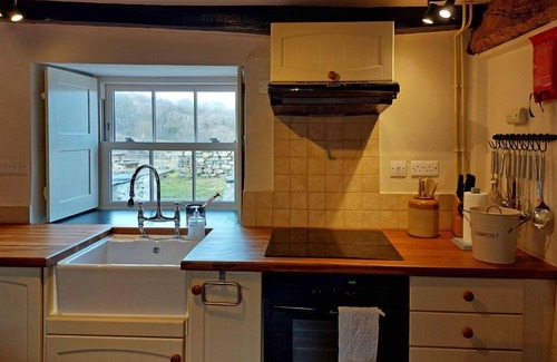Dolgellau Otro | Gallestra a Rustic, Rural Retreat Farm House Nr Dolgellau Snowdonia