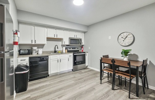 New Castle Apartamento | Galloway 115 I Spacious Garden Style Retreat