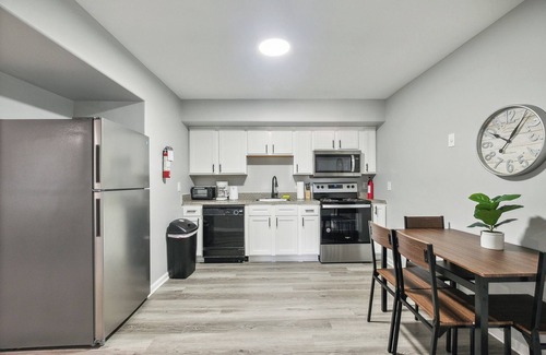 New Castle Apartamento | Galloway 115 I Spacious Garden Style Retreat