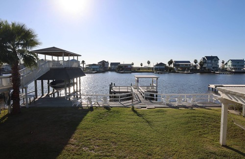 Crash Boat Basin Casa | Galveston bay house waterfront, Private Fishing Dock, Arcade, Near town & Beach