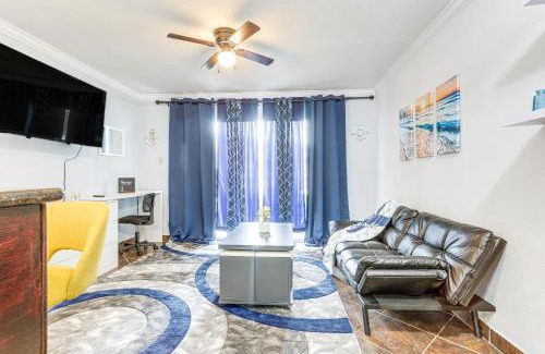 Galveston Apartamento | Galveston Beach Condo with Resort Amenities