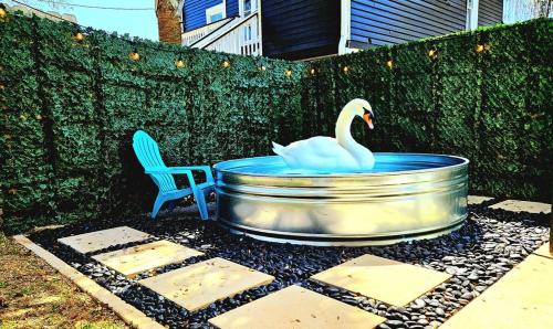 Galveston Casa | Galveston Retreat-Walk to Beach, Dog-Friendly Yard