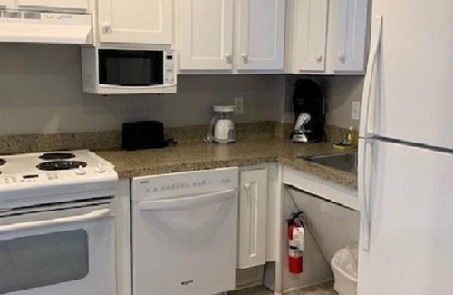 Galveston Villa | Galveston, TX, EE. UU. ~ 2/2 Villa con cocina ~ SLPS 6 ~ Resort: mini golf, piscina, parrilla, ++