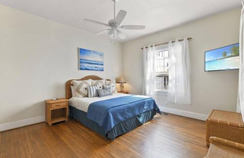 San Jacinto Casa | Galvez Oceanview Retreat Walk to Beach or Pleasure Pier