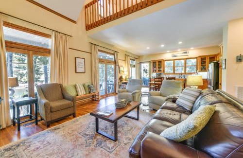 Smith Mountain Estates Casa | Game Day Getaway on Lake Martin with Private Dock