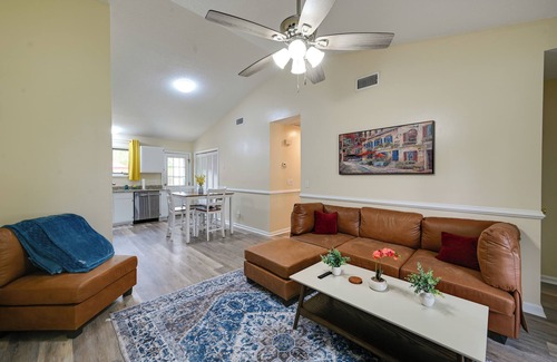 Greenville Casa | Game Day Ready: Greenville Stay w/Patio Dining