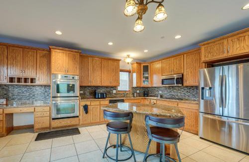 Matteson Casa | Game Room and Deck Family Home in Chicago Area!