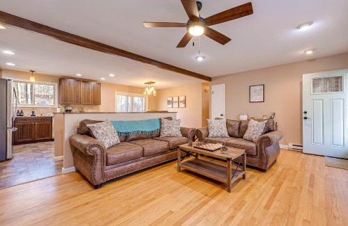 Pocono Pines Casa | Game Room and Fire Pit Chic Pocono Pines Home!