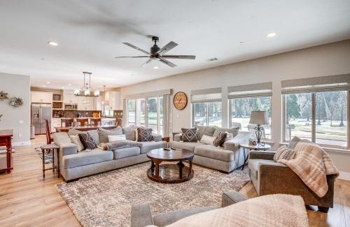 Arnold Casa | Game Room and Pool Access Spacious Cabin in Arnold