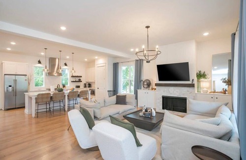 Donelson Hills Casa | April Discount! Game Room Fire Pit Hot Tub