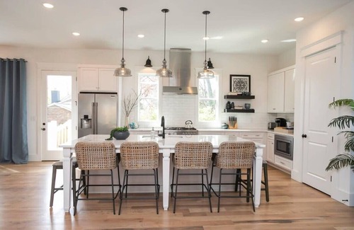 Donelson Hills Casa | April Discount! Game Room Fire Pit Hot Tub