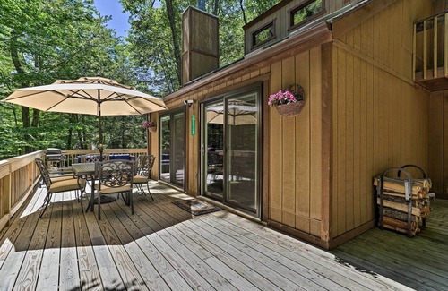 Locust Lake Village Cabaña | Golf Cart & Game Room: 'bear Den' Pocono Lake Home