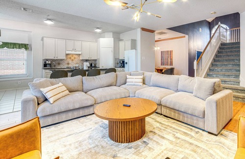 South Arlington Casa | Game Room, Hot Tub & Pool! Grand Prairie Getaway