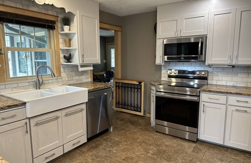 Amery Casa | Game Room! -Lakefront 5BRM - Huge Yard