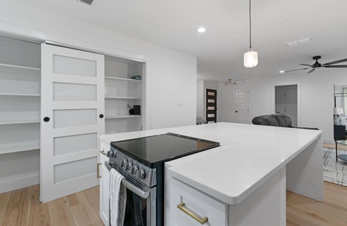 Austin Apartamento | Game Room - Modern Beautiful Home
