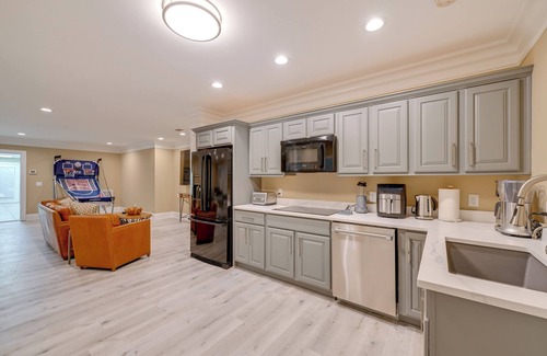 Denver Cabaña | Game Room + Patio: Luxe Retreat Near Lake Norman!