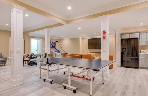 Denver Cabaña | Game Room + Patio: Luxe Retreat Near Lake Norman!