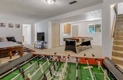 Southeast Colorado Springs Casa | Game Room | Pet Friendly | 5 miles Downtown!