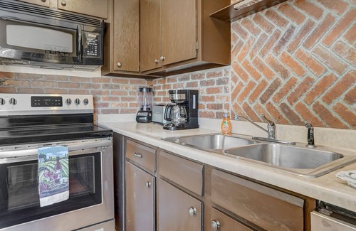 Southeast Colorado Springs Casa | Game Room | Pet Friendly | 5 miles Downtown!