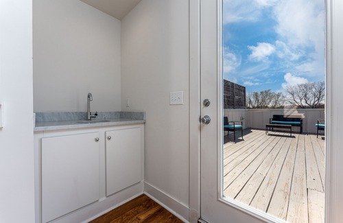 Eighth Avenue Casa | *Game Room* Rooftop Deck* Close to Downtown*