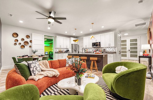 Leicester Casa | Game Room + Spa Stay, Sauna, Hot Tub, Dogs OK