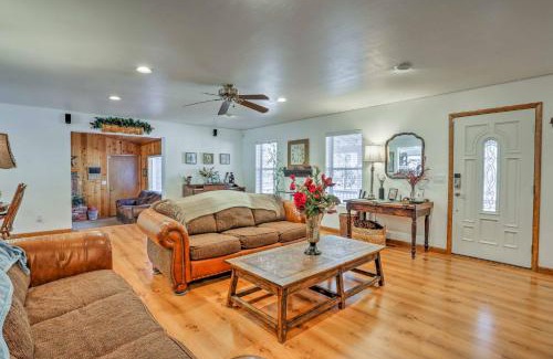 Pinetop-Lakeside Casa | Game Room, Yard, Deck and Fireplace Lakeside Home