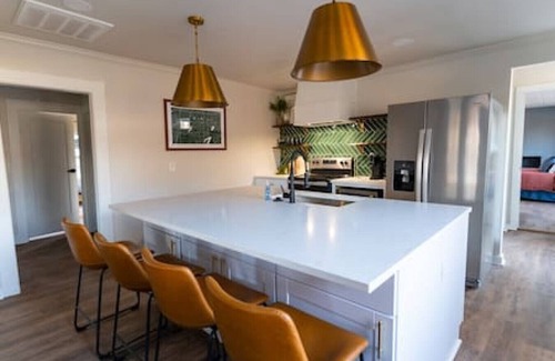 Central Arlington Casa | Game Time Getaway | Gameroom & Bar near AT&T