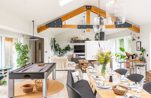 Stratford-upon-Avon Cabaña | Gamekeeper's Lodge - sleeps 8 guests in 4 bedrooms
