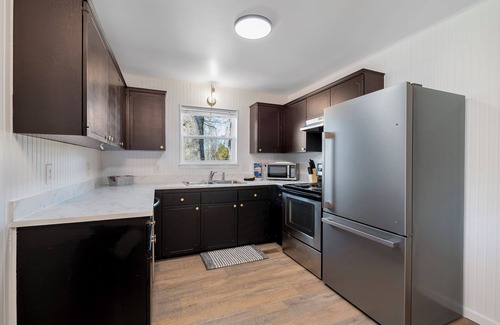 Bella Vista Casa | GameRoom, Trail access seconds away, cozy!