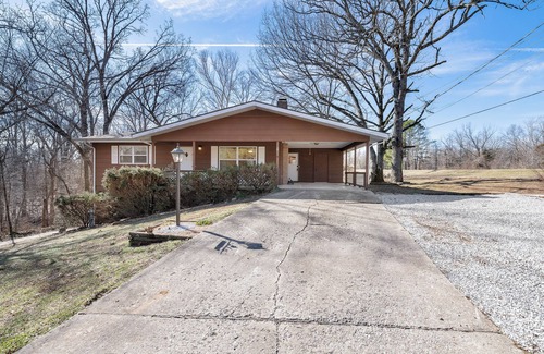 Bella Vista Casa | GameRoom, Trail access seconds away, cozy!