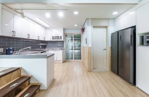 Buk Casa | Gapyeong On The Hill Pool Villa