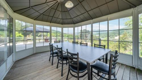 Seorak Casa | Gapyeong Yeonkkocchosu Pet Pension