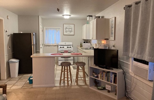 Palacios Apartamento | Garage Apartment, Bayview