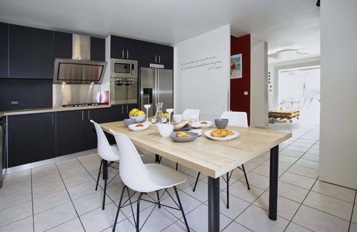 La Ciotat Chalet De Esquí | GARARRO. Bohemian house, pool, air con, garden.