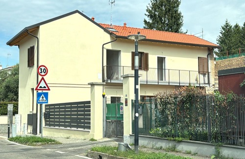 Garbagnate Milanese Apartamento | Garda Court - App.to Limone studio apartment