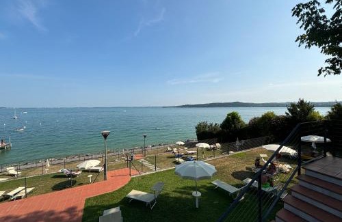 Padenghe sul Garda Apartamento | Gardazzuro Appartment Deluxe
