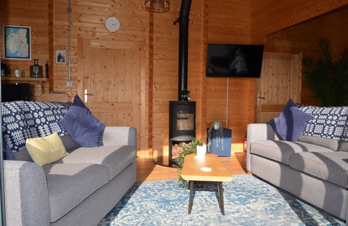 Rhosneigr Cabina | GARDD NAINEY, country holiday cottage, with open fire in Rhosneigr