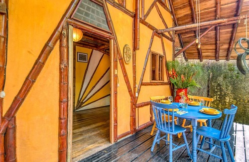 Chiguata Casa | Garden House is located on a Beach front property