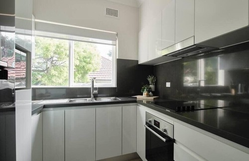 North Sydney Apartamento | Garden 2 Bed Apt and Walk to Harbour | Parking