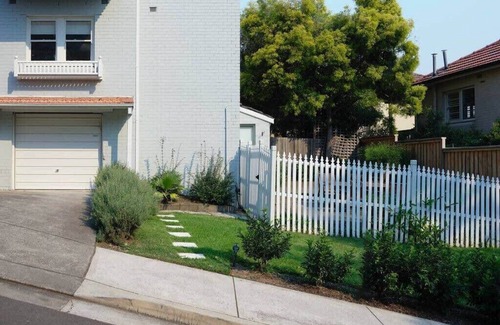 North Sydney Apartamento | Garden 2 Bed Apt and Walk to Harbour | Parking
