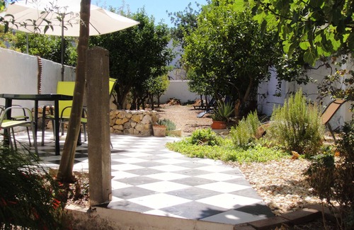 Tavira Apartamento | Apartamento con jardín en elegante y espaciosa casa antigua de Tavira, ubicación perfecta
